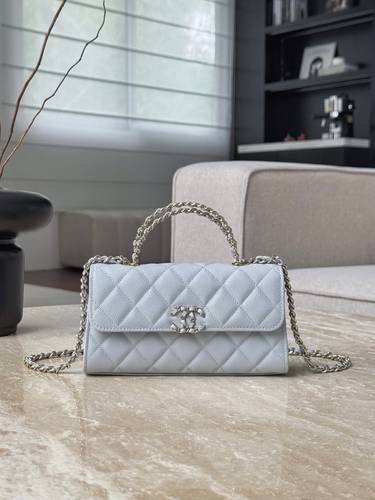 Kelly 25 Chanel baby blue