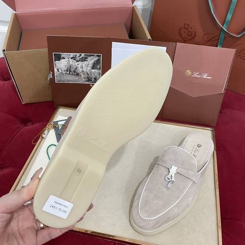 New  color /38 / 40 size Loro piana