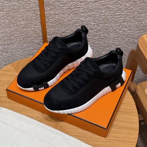 Sneakers black