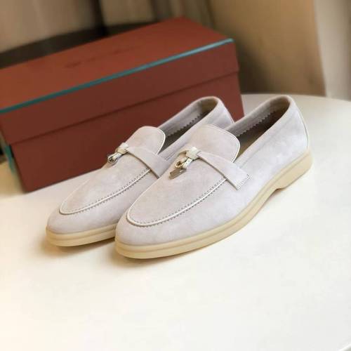 لوروبيانا بيج بخط ابيض