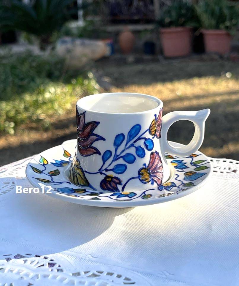 فنجان قهوه تركي رسم يدوي