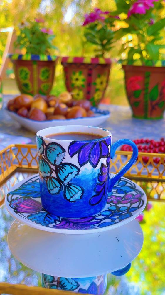 فنجان قهوه تركي رسم يدوي الوان مميزه