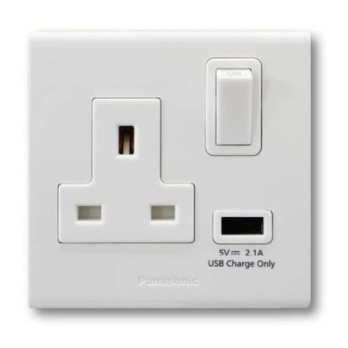 فيش ثلاثي مع USB باناسونيك تايلاندي ابيض