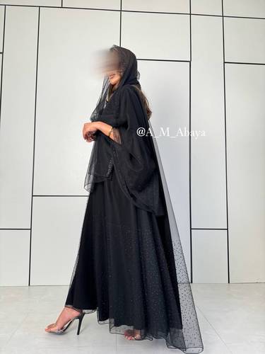 عبايه (نجد) قماش كريب وتل مرصع بالكريستال الاسود