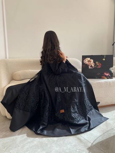 عبايه ( مشاعر) قماش دانتيل وتفته