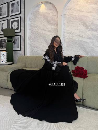 عباية ( سفانا ) قماش كريب + شيفون  بكلفه دانتيل قصه كلوش