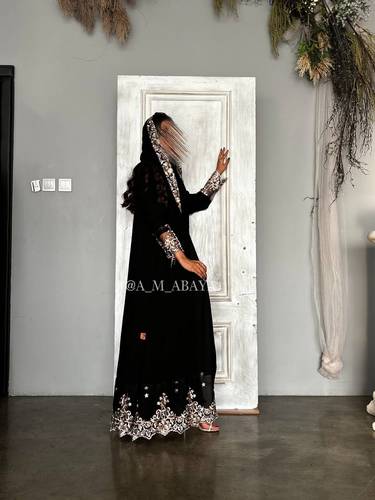 عبايه (كناز2) قماش كريب ودانتيل 
