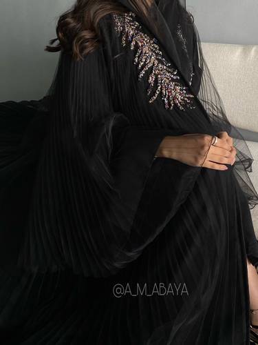 عبايه مناسبات سوداء كريب من قماش التل (سندريلا)