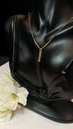 عقد ذهب عيار 18