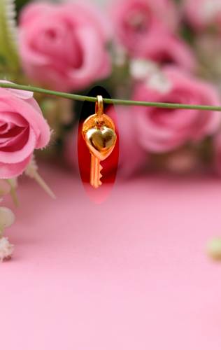 Gold pendant - 18K