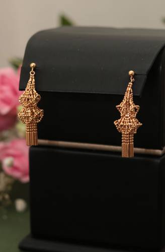 أقراط أذن عيار 21