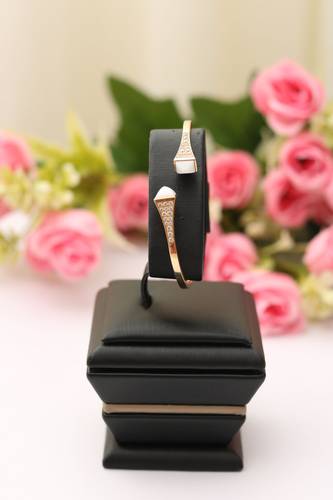 سواره ذهب عيار 18