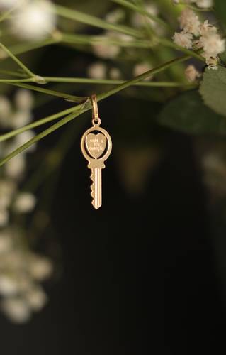 Gold pendant - 18k