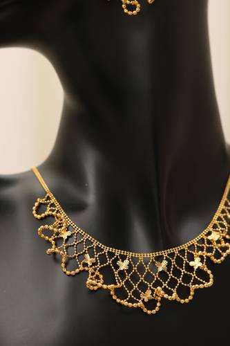عقد ذهب عيار 21