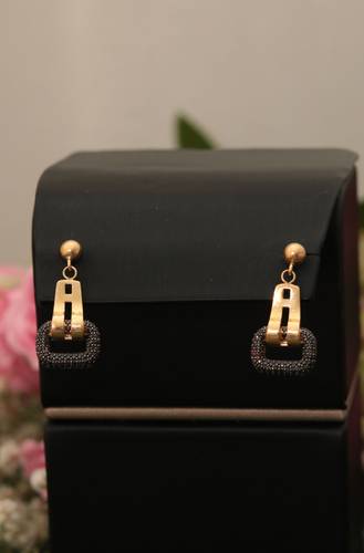 أقراط أذن - ذهب عيار 18