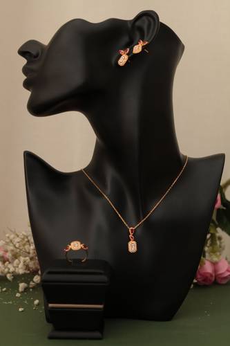 Three-piece gold set - 21