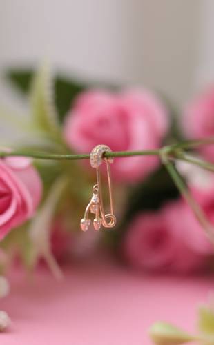 Gold pendant - 18k