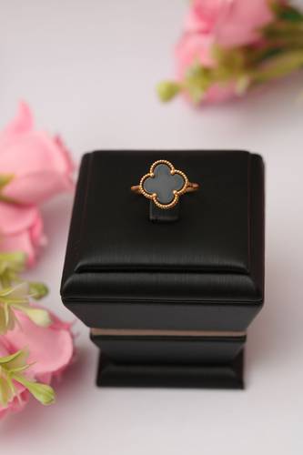 خاتم ذهب عيار 18