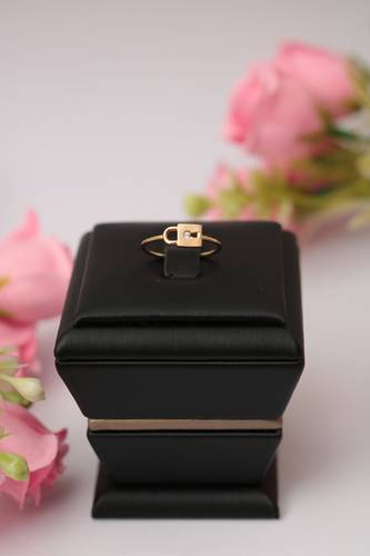 خاتم ذهب عيار 18