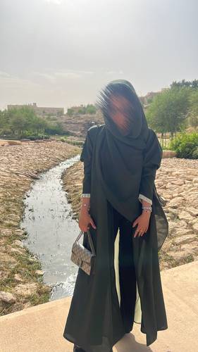 كتان زيتي مع تيفاني قصة نص كلوش