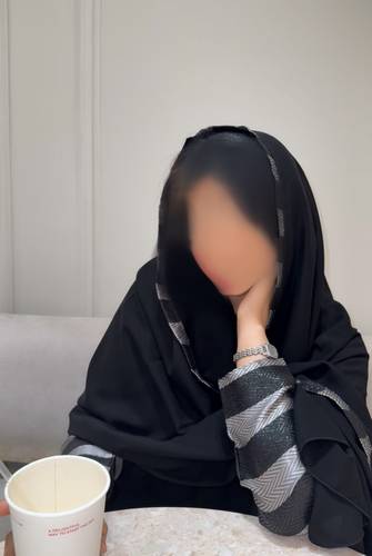 عباية قصة نص كلوش / اكمام اسود ورمادي 