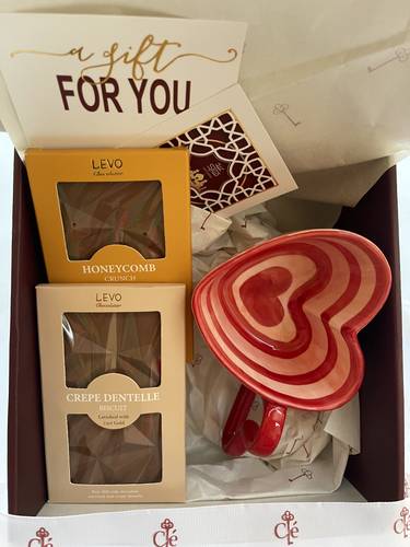 صندوق هدايا love cup مع تشكولت ليفو