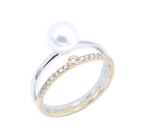 Cultured pearl and diamond ring