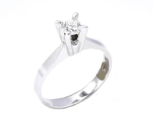 Diamond solitaire ring
