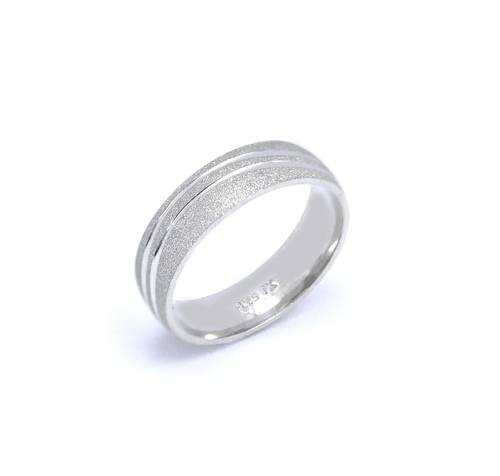 Men's silver ring size 6 US