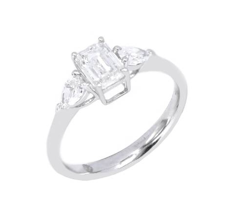 خاتم سولتير ألماس EMERALD CUT SI E