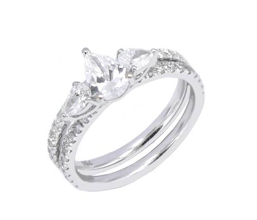 توينز سولتير ألماسPEAR CUT SI D