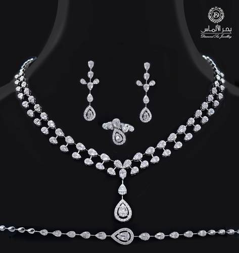 Diamond set from the crown collection