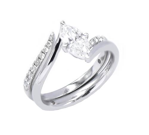 توينز سولتير ألماسMarquise CUT SI G