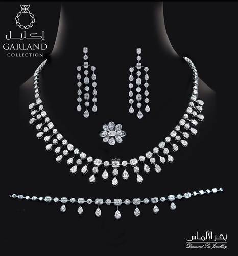 Diamond set from the crown collection
