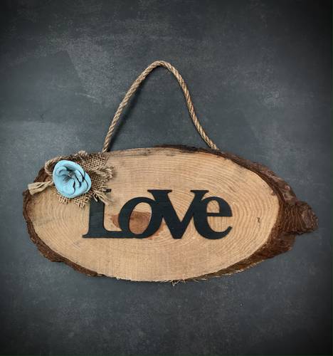 تعليقة جدارية LOVE