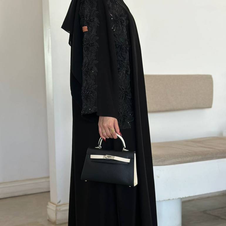 اسود مع ابيض