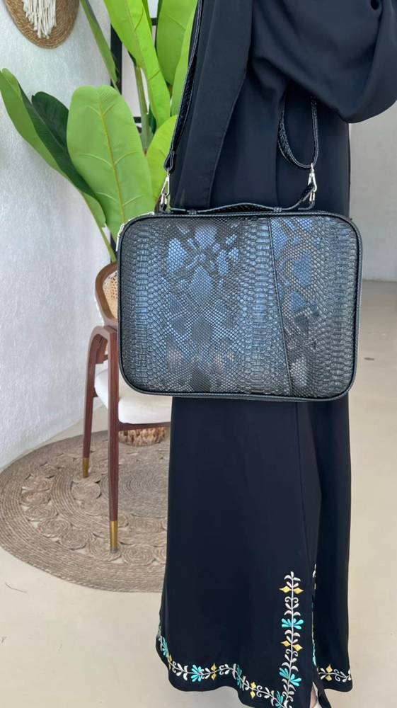 حقيبة لاب توب بايثون