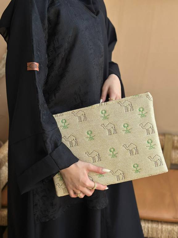  باوتش جمال مع سيفين ونخلة 