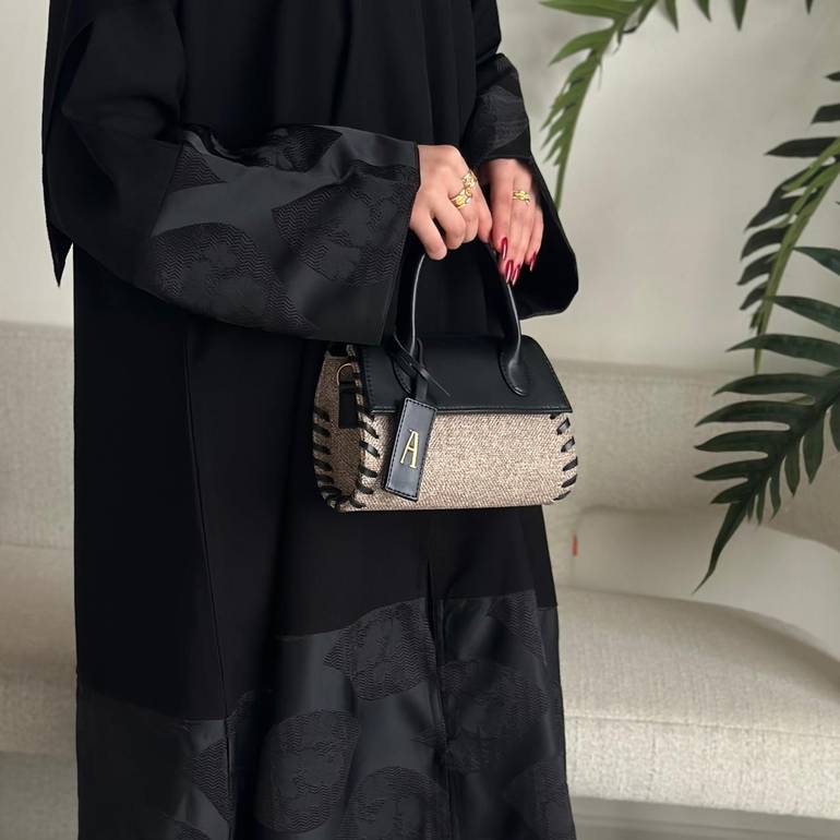 (Layana) اسود