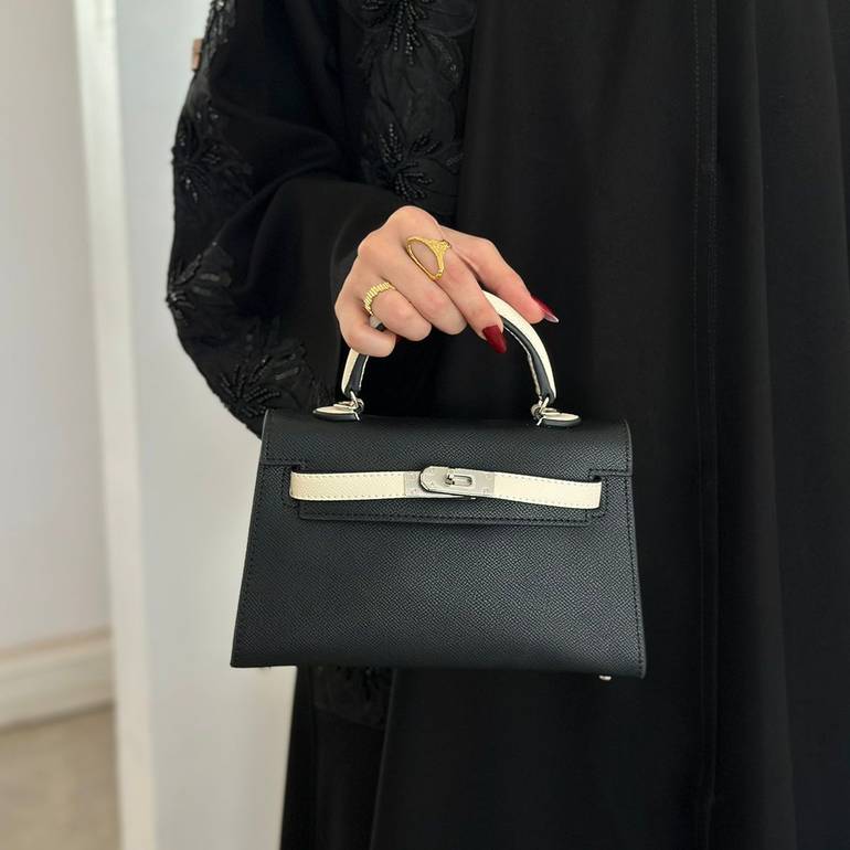اسود مع ابيض