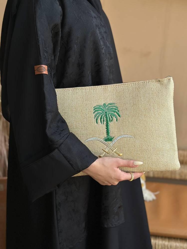  باوتش سيفين ونخلة 