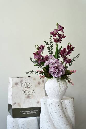     artificial flower vase