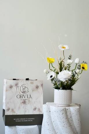 Daisy White Garden Vase