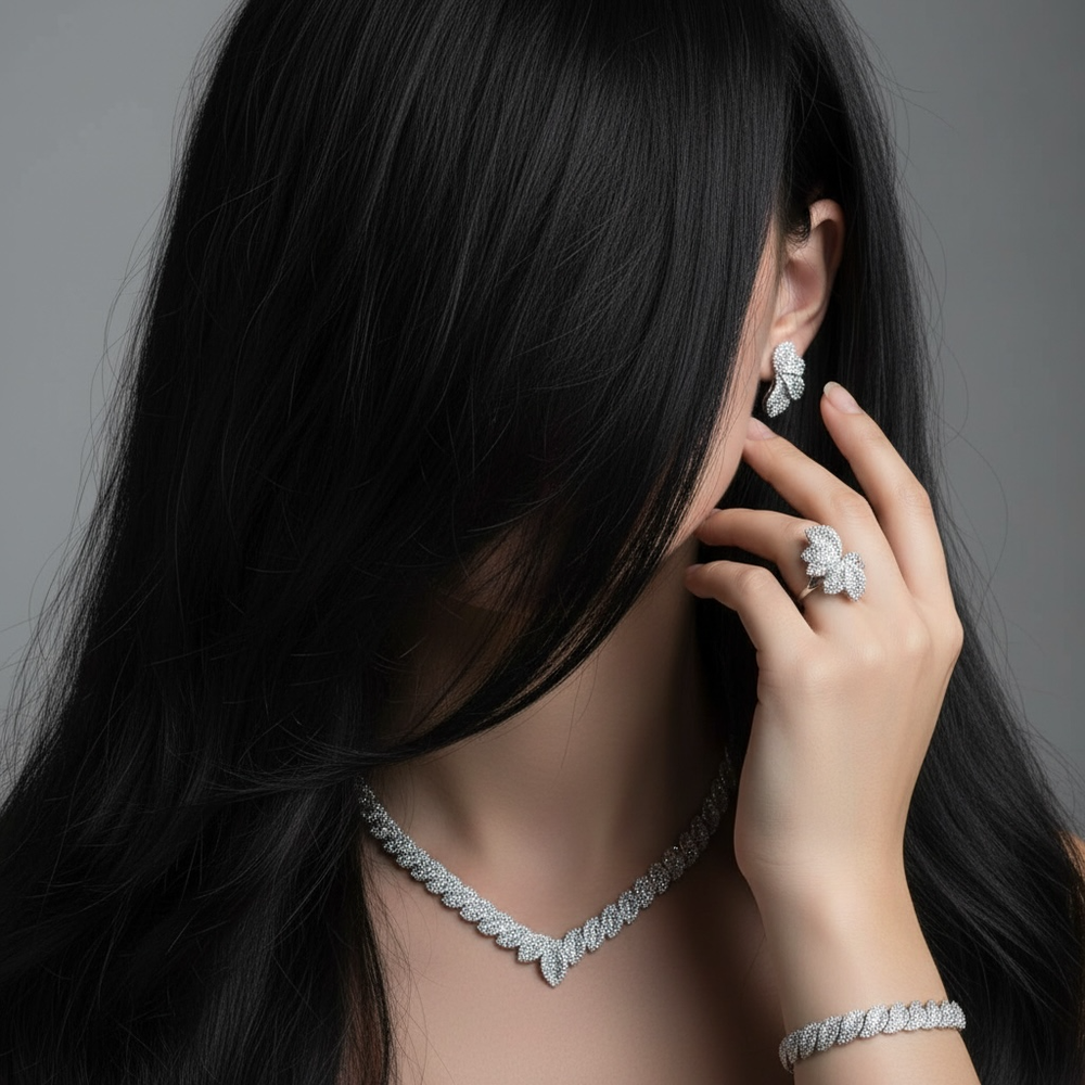 طقم زركون لون فضي 4 قطع مع علبة فخمة
