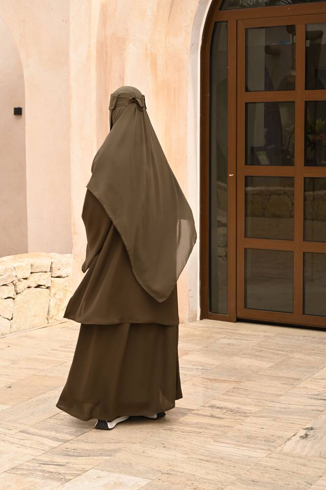 عباية سفر ملونة زيتي