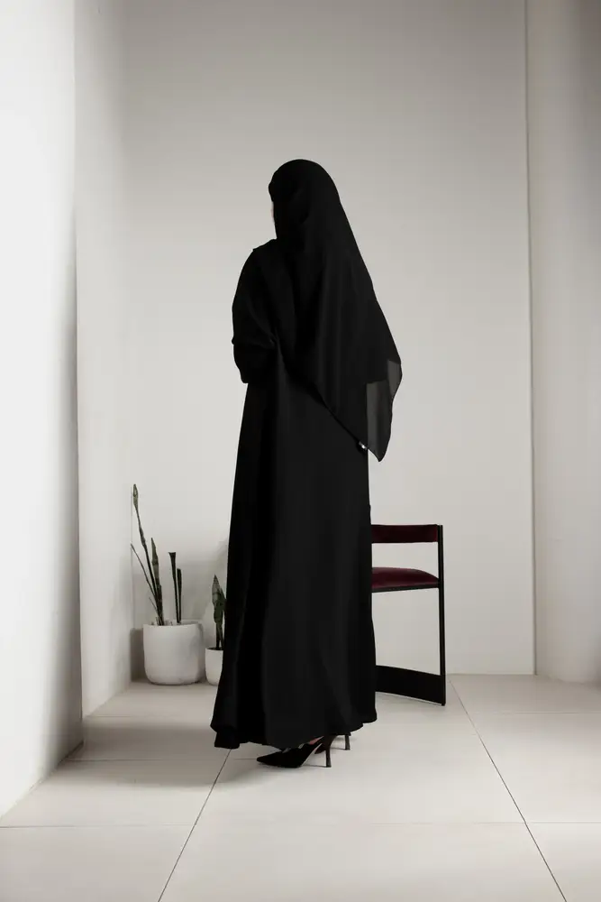 طرحة سوداء