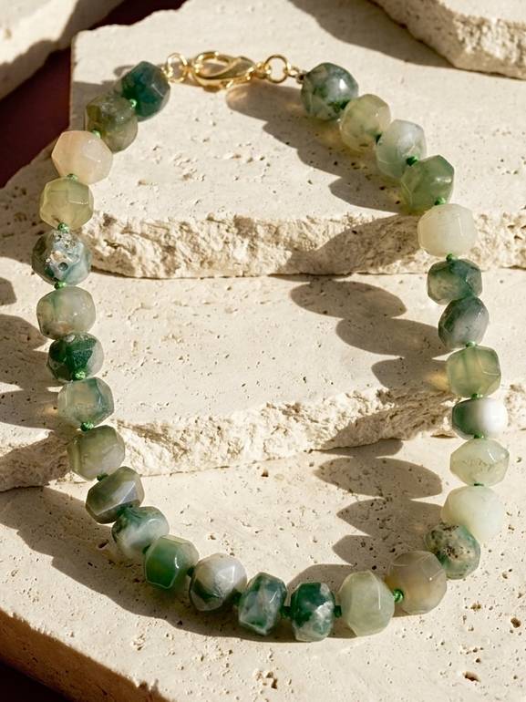 Agate stones necklace
