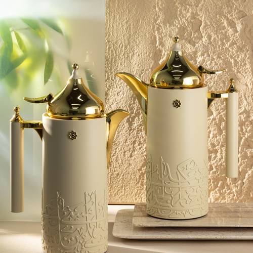 Set of vacuum flasks
