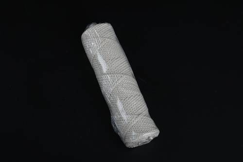 Spool of interwoven braided cotton thread 40