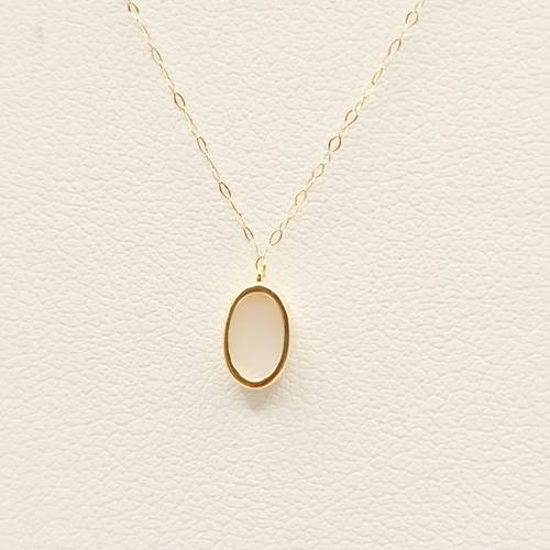 عقد ذهب عيار 18